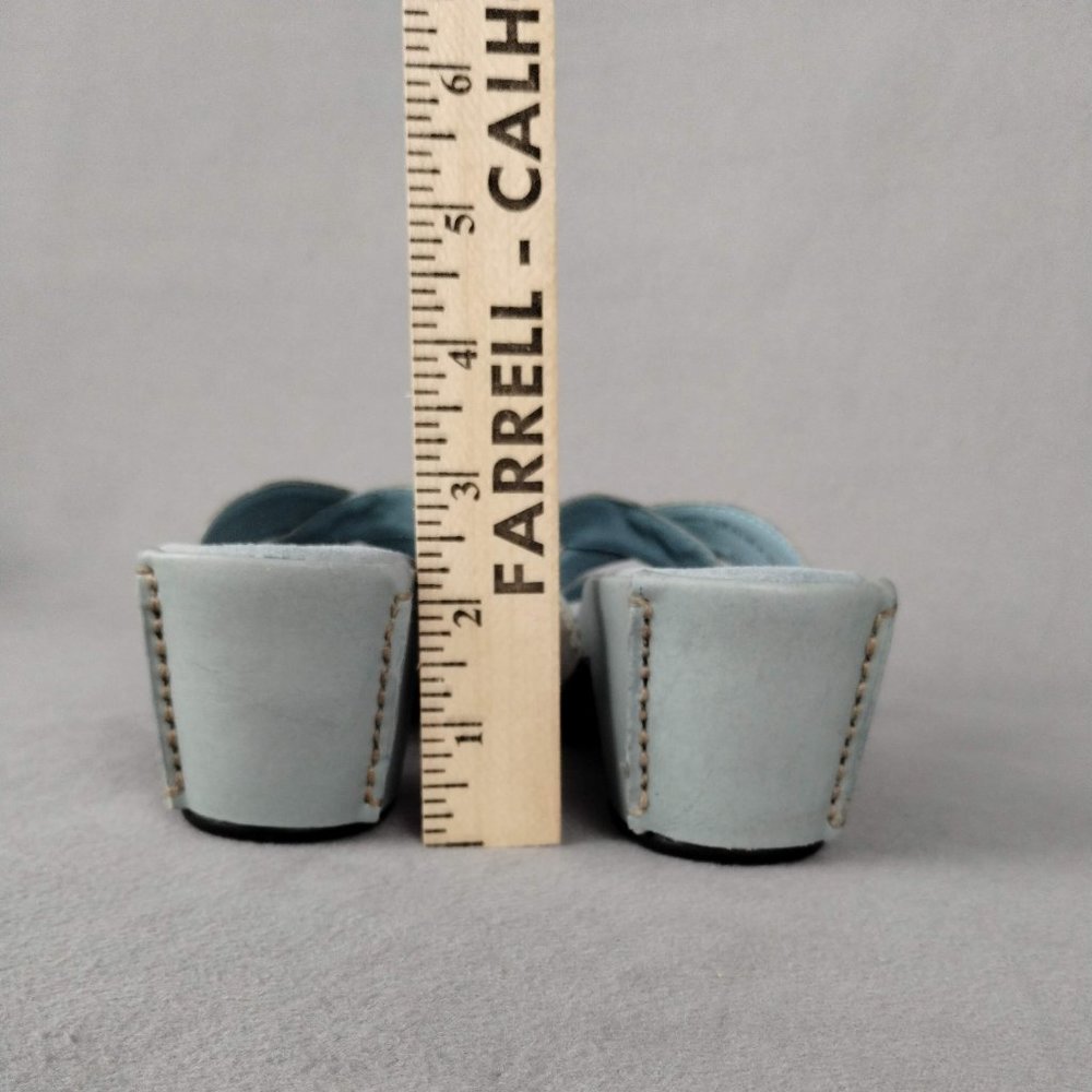 New White Mountain Blue-Gray Sandals, Size 7 - Picture 7 of 9